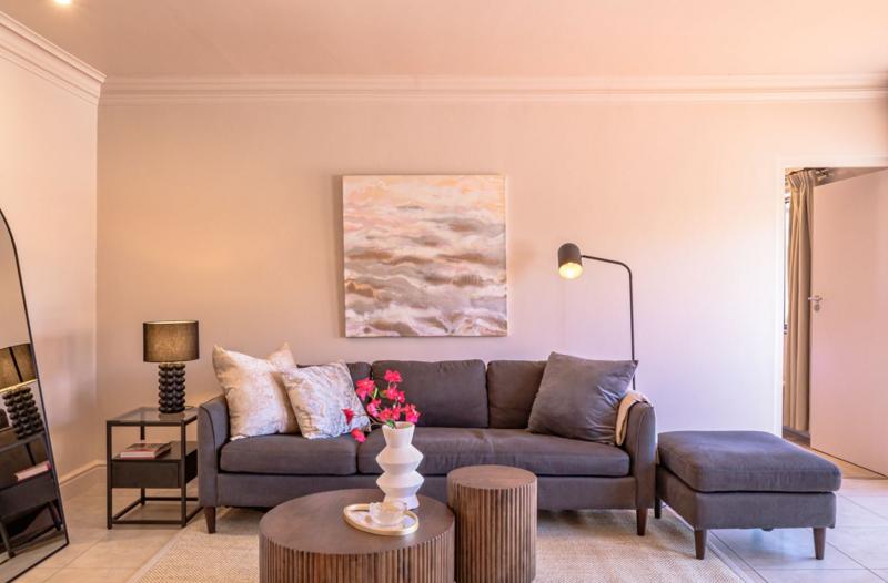 1 Bedroom Property for Sale in Sea Point Western Cape